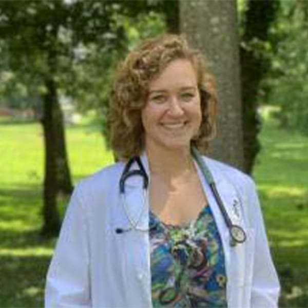 Dr. Shannon Soafer, Cumming Associate Veterinarian